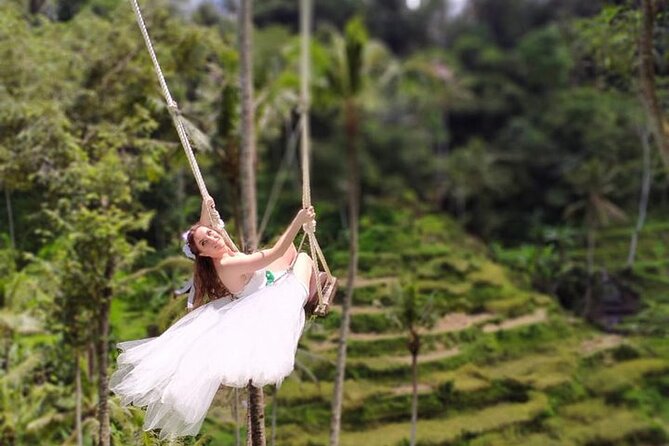 2-Day Experience Bali: Most Popular Tour - Day 1: Tegenungan, Tirta Empul, and the volcano lunch at Kintamani