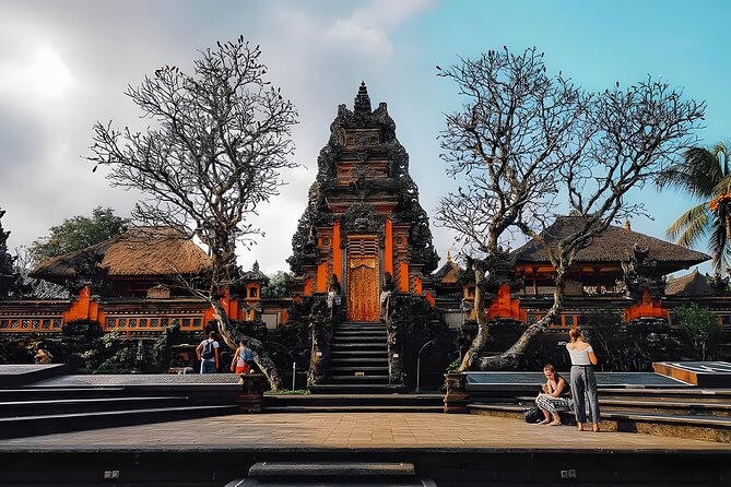 Amazing Bali Swing Experience with Ubud Full Day Tour - Monkey Forest Sanctuary: Close-Up Macaques in Ubud