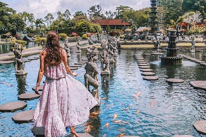 Bali 3 Days Private Tour-Bali Highlight - Day 3 in North and West Bali: lakes, terraces, and Tanah Lot at the sea edge