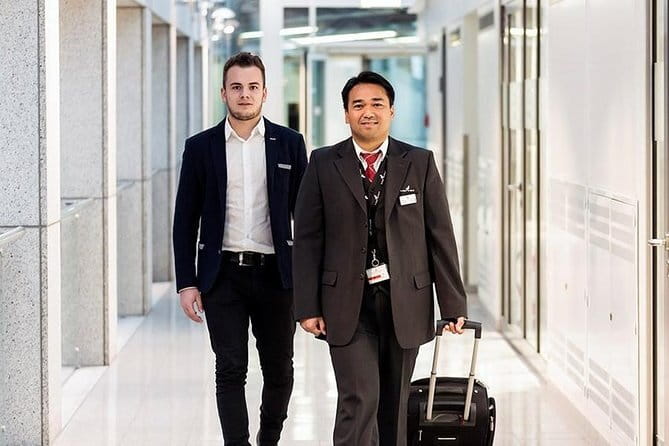 Bali Airport Immigration Fast Track Service - How the VIP escort works from gate to car in Bali