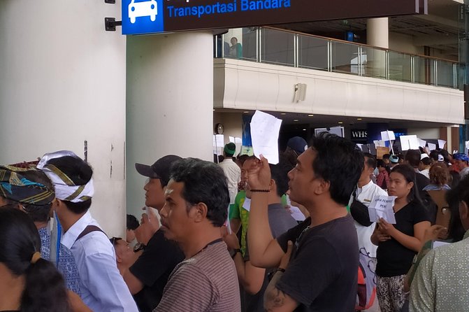 Bali Airport Transport & Transfer - Meet-and-Greet at the Waiting Area, With Sign and Luggage Help
