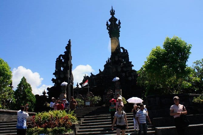 Bali Car-Charter: Half Day Denpasar City Tour - Key reasons this Denpasar half day car tour works
