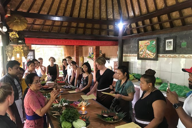 Bali Cooking Class Experience with All Inclusive - Sacred Monkey Forest Sanctuary: seeing macaques with common-sense rules
