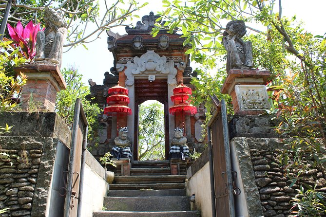 Bali Cooking Class Experience with All Inclusive - The cooking class at a Balinese compound: culture, spices, and teamwork