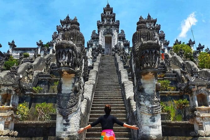 Bali Countryside Eco Cycling Tour include Lunch - Stop 2 around Kemenuh: downhill route plus a safety warm-up