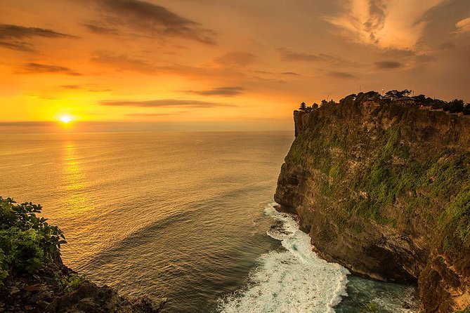Bali Half-Day Uluwatu Temple Sunset, Kecak Dance, Dinner - Stop 1: Pantai Dreamland, a quick beach reset