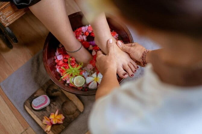 Bali Kuta Luxury Spa Massage Scrub Flowerbath 2 Hour treatment - Thalaso Foot Wash: the comfort starter that actually sets the tone