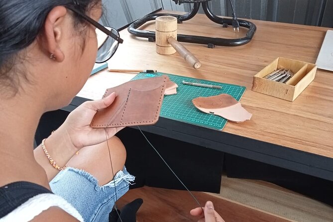 Bali Leather Craft Workshop - 6 hours ( canggu / seminyak) - The 10:00 to 6-hour flow, from pattern cutting to final touches