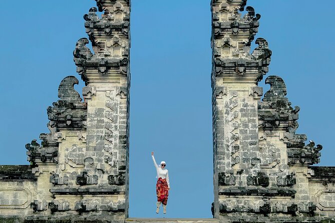 Bali Lempuyang Photography Tour -All Inclusive & Private - Tukad Cepung Waterfall: rock formations, jungle walking, and light