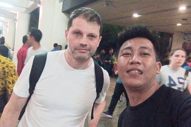 Bali Private Airport Pickup – Exclusive Arrival Transfer - Finding Rob and the driver without the airport headache