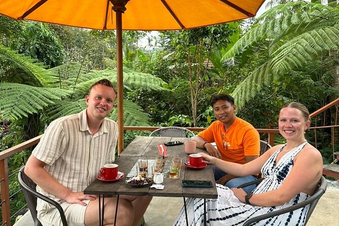 Bali Private Driver & Tour Guide - Private Driver in Seminyak, with Hendric at the Wheel