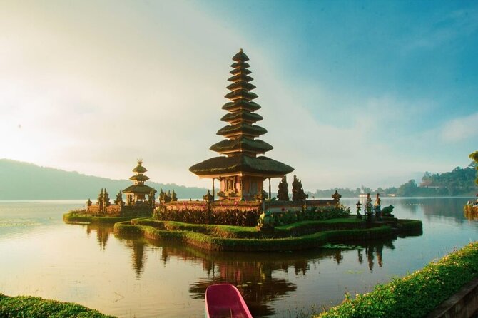 Bali Private Tour: Handara Iconic Gate, Watefall and Temple - Handara Iconic Gate: 1 Hour of Bali’s Most Famous Photo Setup