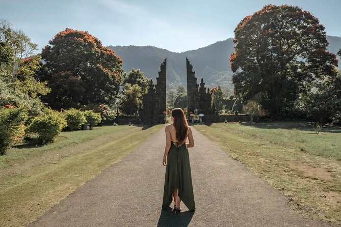 Bali Private Tour: Handara Iconic Gate, Watefall and Temple - Ulun Danu Beratan Temple by Lake Bratan: Where the Day Slows Down