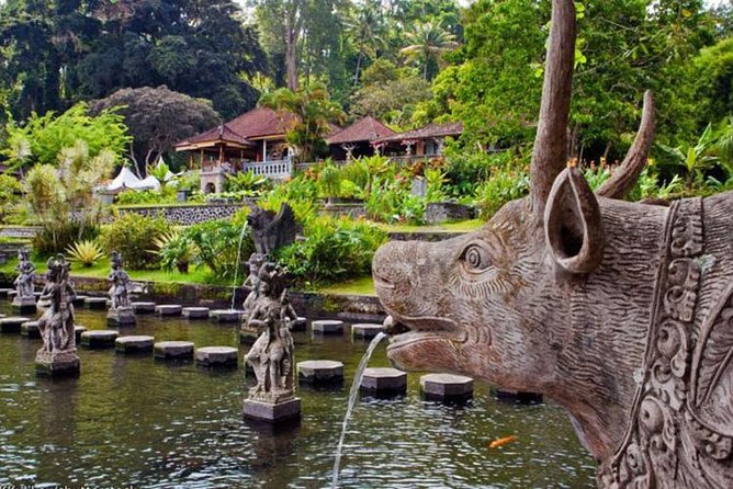 Bali Royal palaces (observe tour) - Charlie’s Chocolate Factory for a sweet, low-stress finish