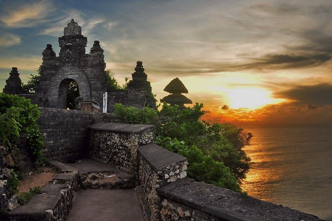 Bali's Spiritual Pillars - Uluwatu Temple Tour - The One-Stop Highlight: Uluwatu Temple on the Cliff