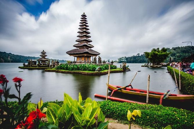 Bali Watching Dolphin at Lovina Beach & aling aling waterfall - Lovina Beach sunrise dolphin watch on a traditional outrigger boat