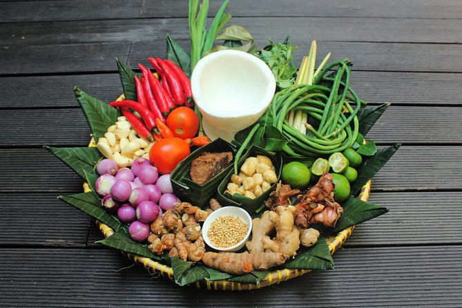 Balinese Cooking Class in Seminyak - Meeting the chef, then cooking for real