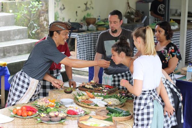 Balinese Cooking Class & Tanah Lot Temple Visit - Private & All-Inclusive - Pestle power and hands-on roles in the kitchen