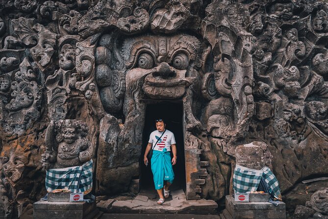 Best of Bali : Bali Temples , Rice Terrace and Waterfall Tour - Stop 3: Tirta Empul Temple and the purification ritual