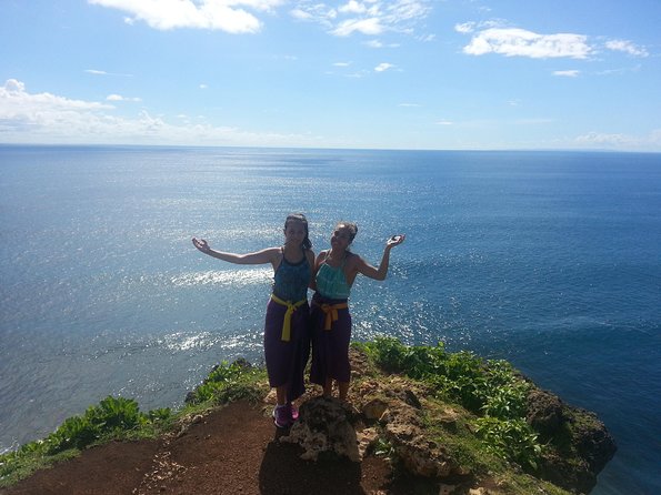 Best of Bali Tanah Lot & Uluwatu Temple Tour Package - Uluwatu Temple: Cliff-Side Atmosphere and Sunset Math