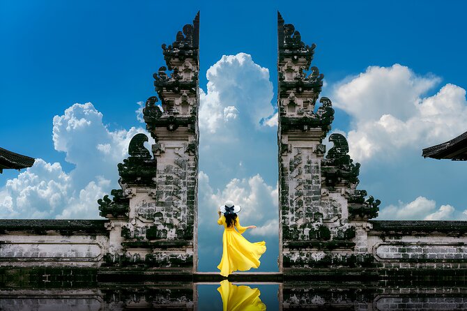 Best of The Gate of Heaven and East Bali Tour - Ujung Sukasada Water Palace: Bridges, European Influences, and Big Pond Views
