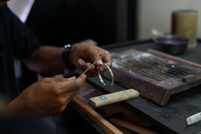 Canggu Silver Jewelry Making Class: Create Unique Silver Jewelry - Instructor help that keeps beginners from freezing