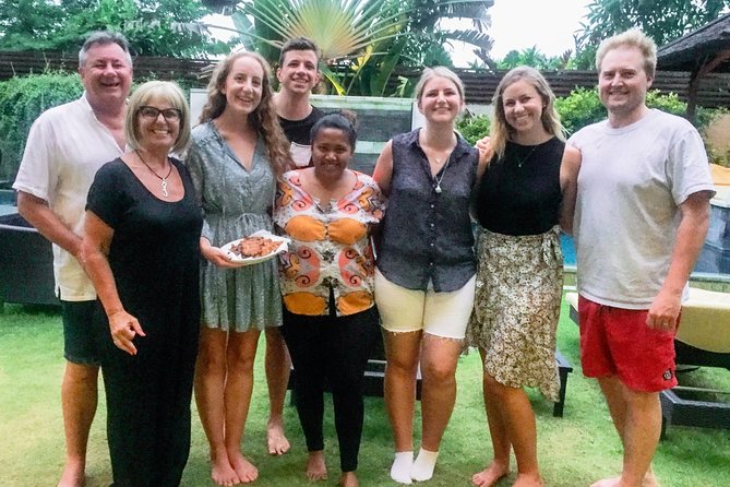 Cooking class in the comfort of your own personal villa. Yes, I'll come to you! - Chef Yohana handles the supplies, the cooking, and the mess