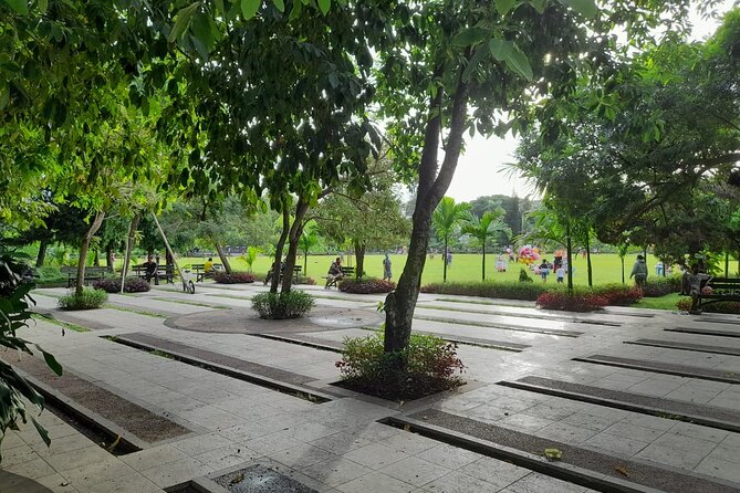 Denpasar City Tour - Taman Budaya at the Bali Art Center: Wood Carvings, Modern Art, and Architecture