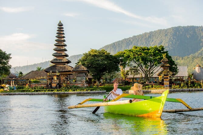 Full-day Ubud Private tour : Cultural Heritage - Uma Ceking Resto and Swing: a food break with a view