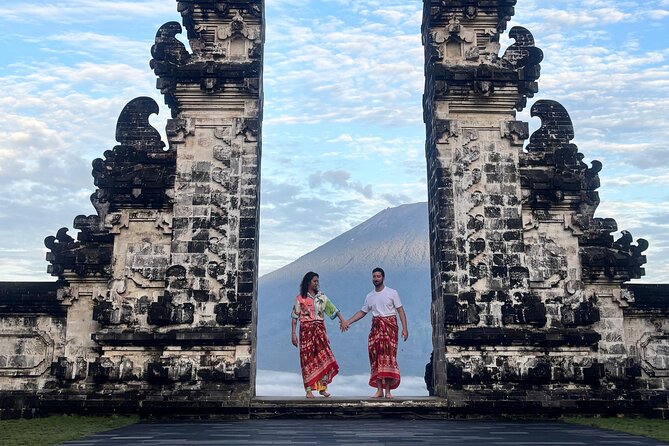Gate of Heaven Tour - Guides matter: Yogi and Gede’s photo and history focus