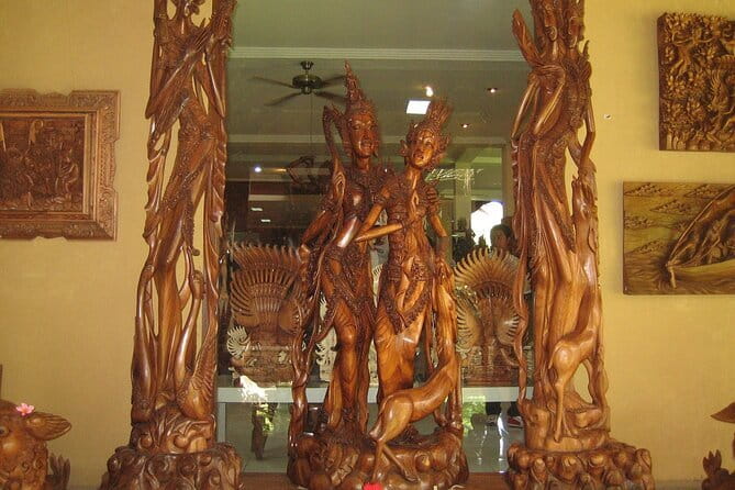 Half Day Bali Shopping Art Village Private Tour - Mas wood carving center and the lekak curving style