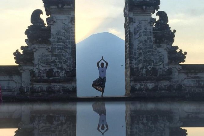 Heaven Gate (Lempuyang) - Tirta Gangga - FREE WIFI - How the Guide Makes or Breaks the Day