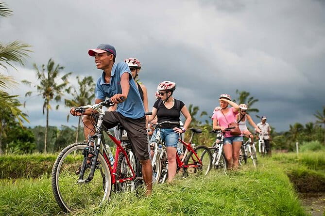Lazy Cave River Tubing Adventure Bali - Lunch and post-tube comfort: where the tour wins points