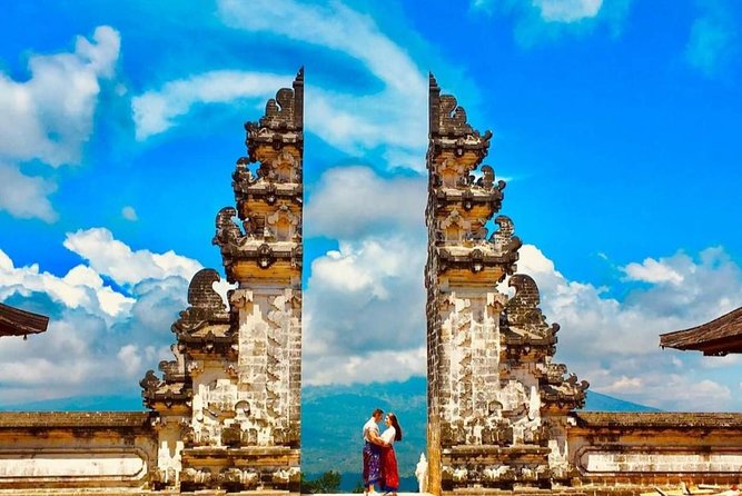 Lempuyang Temple Entrance Ticket All Inclusive - The Small Group Effect: Up to 14 People, One Shared Goal