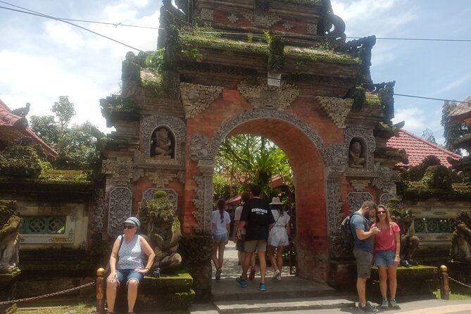Magic Of Ubud Temple Swing And Waterfall Private Guided Tour - Tampaksiring tea and welcome drink: a calm village pause