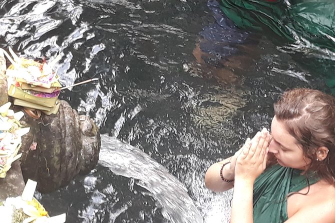 Magic Of Ubud Temple Swing And Waterfall Private Guided Tour - Tirta Empul Temple: holy spring water and living tradition