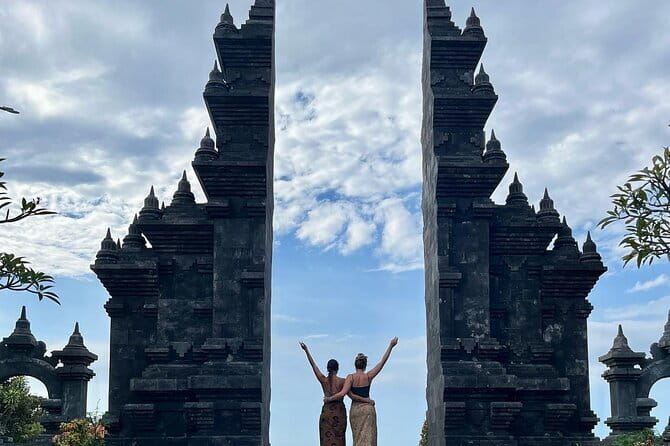 North Bali highlights: Buddhist temple, Waterfall & hot spring - Key things to know before you go