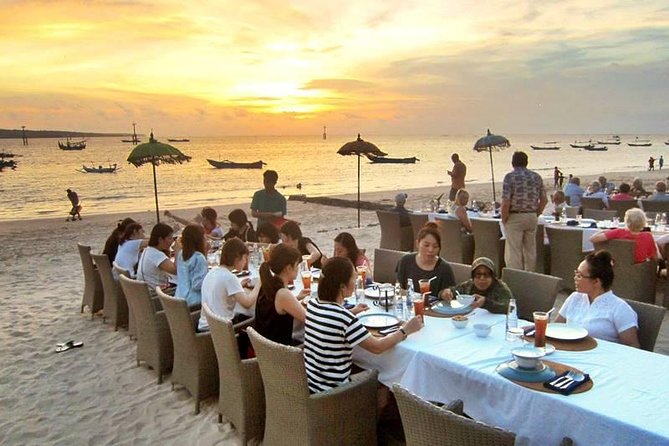 Private Bali CAR / VAN charter with English speaking driver. - English speaking driver, plus local context you can actually use