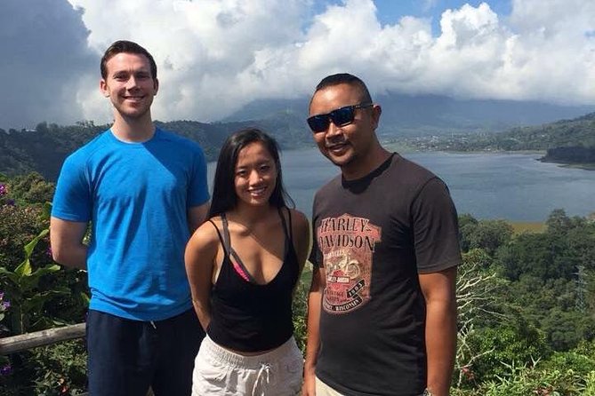 Private Munduk Waterfalls Trekking Tour - Munduk Waterfall trek: a 3-hour walk through rice terraces and forest views