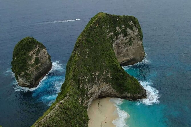Private Nusa Penida Snorkeling Tour - Kelingking Beach: the iconic photo stop, plus time for lunch with island views