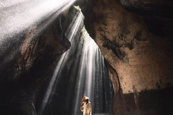 Private Tour Lempuyang, Tirta gangga, tukad Cepung Waterfall - Tukad Cepung Waterfall: The Cave Light That Makes the Trip