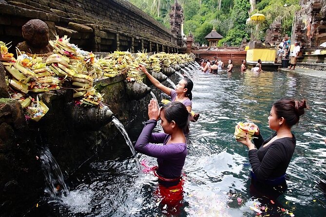 Private Tour Ubud: Swing at Rice Field with Temple and Waterfall - A Bali waterfall stop with a cooling-off payoff