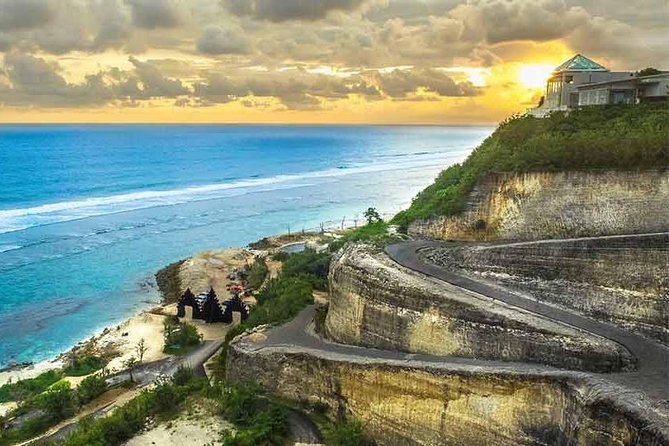 South Bali & Uluwatu Tour - Nusa Dua Beach: polished sand, calm water, easy start