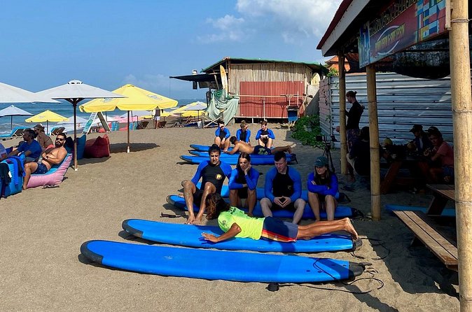 Surfing Lesson at Batu Bolong Beach in Canggu - What “up to 15 people” means for your experience