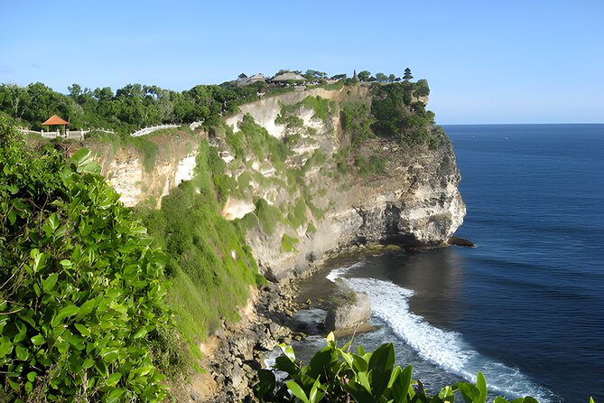 Tanah Lot and Uluwatu Temple Tour - Bali Full Day Sightseeing Tours - Padang Padang Beach: waves and a reset between temples