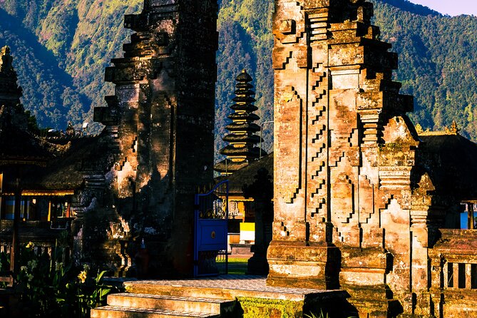 Tanah Lot - Jatiluwih (UNESCO) - Beratan lake -Hidden hill (Wanagiri)-FREE WI-FI - Wanagiri Hidden Hills: Swings and Bird-Nest Photo Spots Above the Twin Lakes