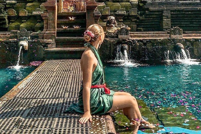 Tanah Lot Temple, Waterfall & Ubud Tour (Private & All-Inclusive) - Sacred Monkey Forest Sanctuary: A Jungle Stop That’s More Than a Photo Op