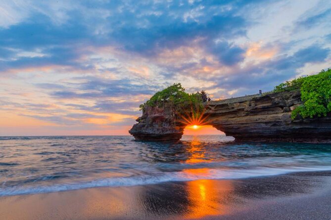 Tanah Lot Tour & North Bali Tour : All-Inclusive Best Experience - Wanagiri Twin Lake View: The Sunset-Friendly Photo Stop
