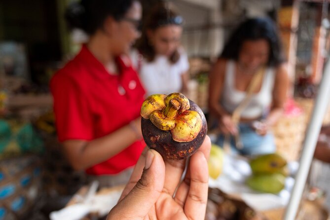 Taste & Explore Bali: Denpasar Street Food & Historic Sites - Stop 3: Patung Catur Muka for photos and colonial-era landmarks