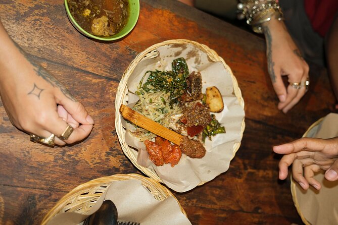 Taste & Explore Bali: Denpasar Street Food & Historic Sites - Stop 5: Badung Market and Jaje Bali snacks, the local-night-market feel